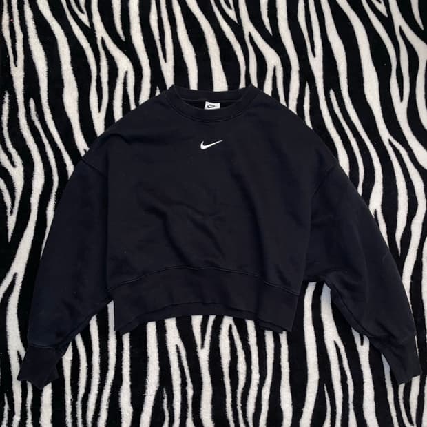 나이키 블랙 맨투맨