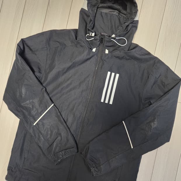 아디다스 우븐 바람막이 W.N.D. GF4015 윈드러너 사이즈95 m

