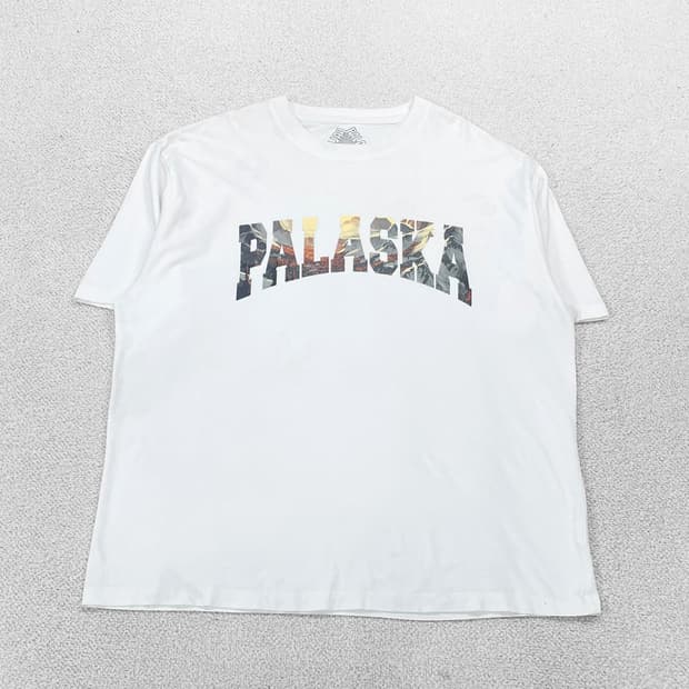 팔라스 Palace 24fw 팔라스카 반팔티 화이트