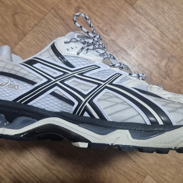 아식스 젤 님버스 10.1 화이트 아이보리