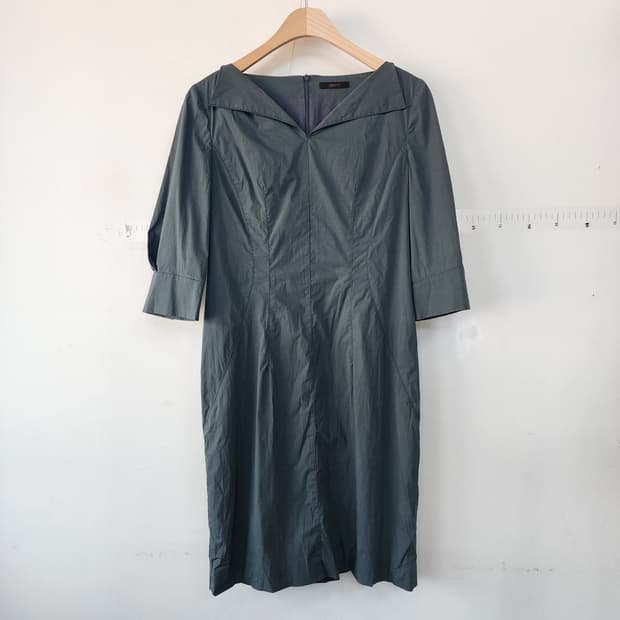 지고트 카라넥 반팔 원피스