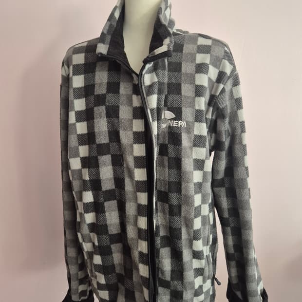 네파 남성용 후리스 판매합니다. 