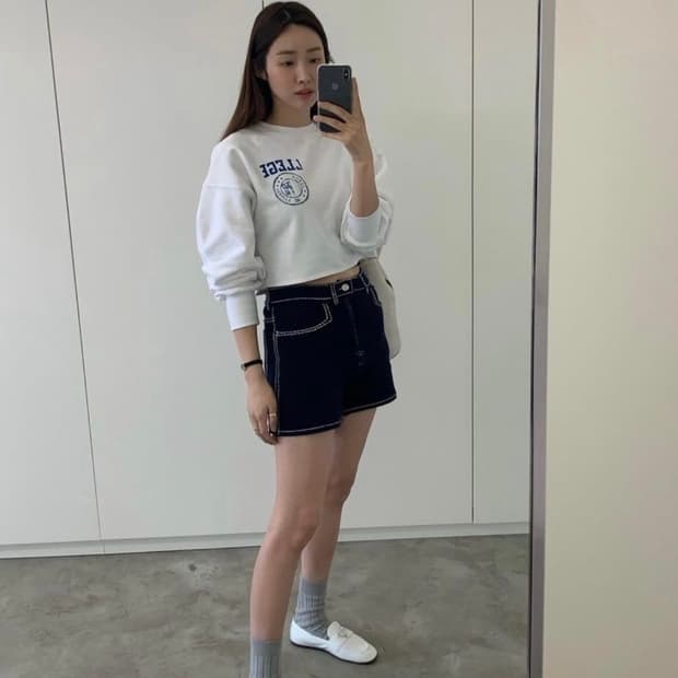 렉토 LLEGE 크롭 맨투맨 화이트