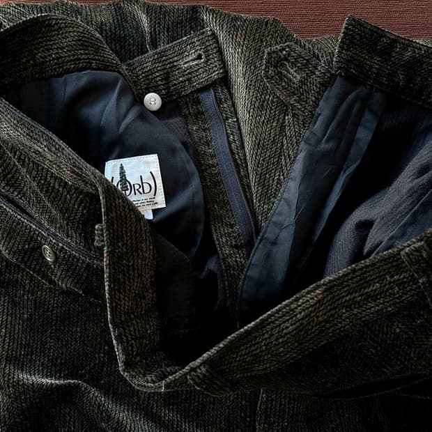 Cord design 2 tuck wide pants