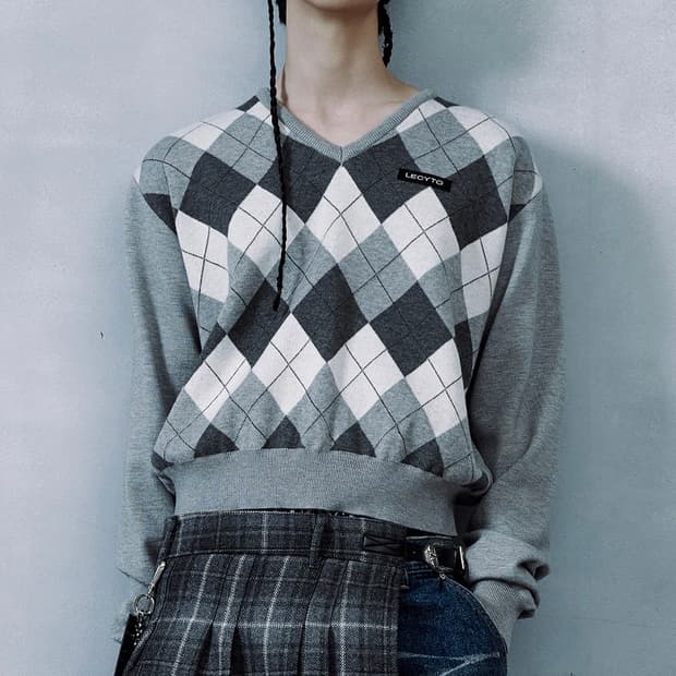 Lecyto 레씨토 Argyle V-Neck Knit_[Gray]