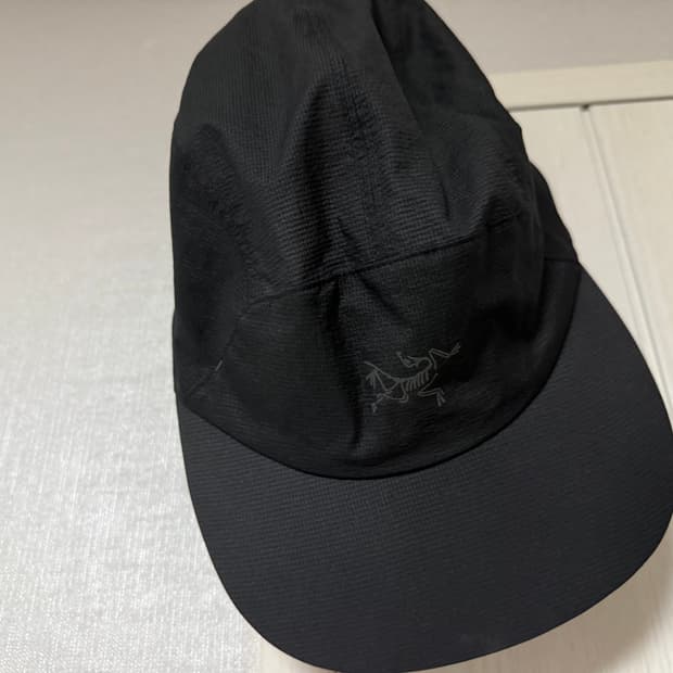 아크테릭스 모자입니다