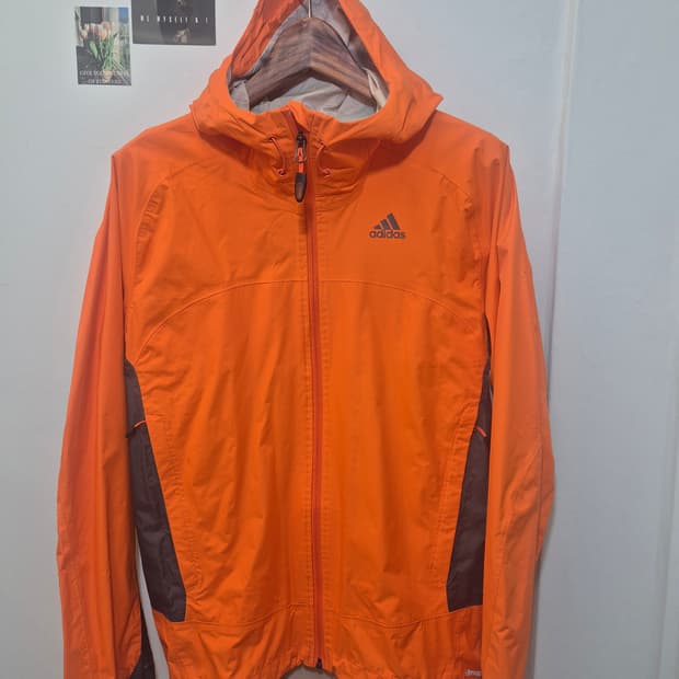 아디다스 오렌지색 후드 집업  95
사이즈 실측  가슴 단면54   , 