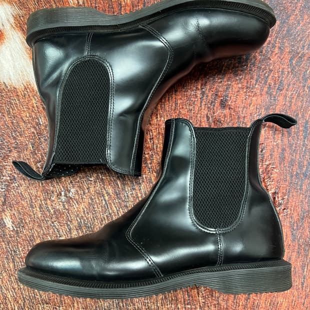 [240] 닥터마틴 플로라 첼시부츠 블랙