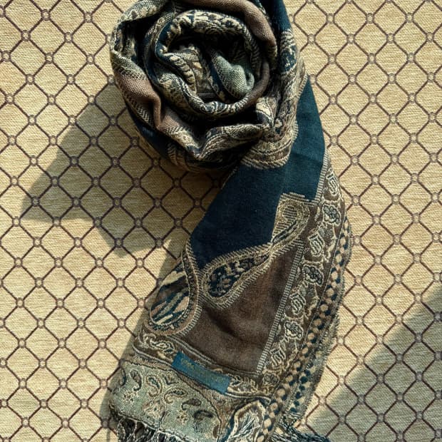 브라운 페이즐리 머플러