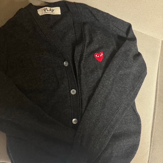 PLAY 꼼데가르송 가디건