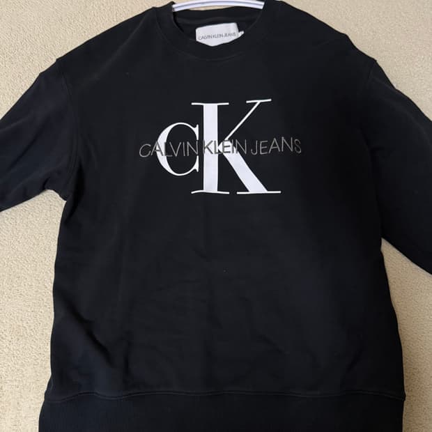 캘빈클라인 맨투맨