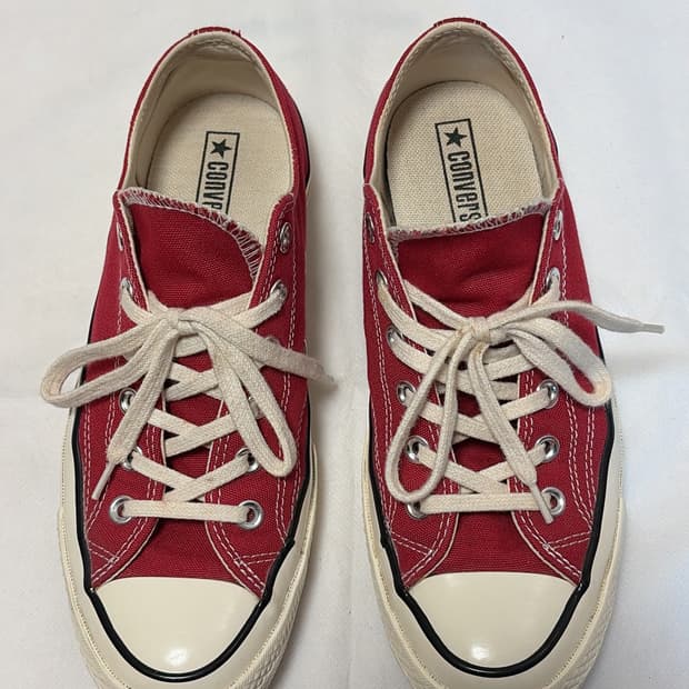 컨버스 척 70 로우 크림슨 255-260 사이즈 판매합니다.