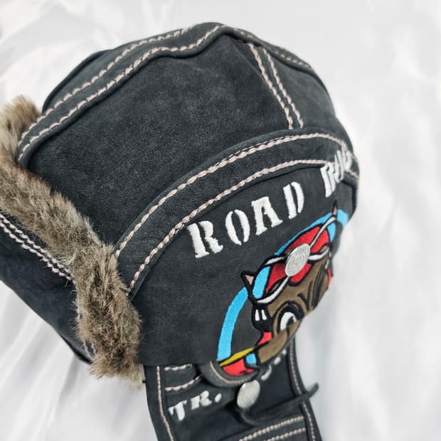 트루릴리전레더트루퍼햇