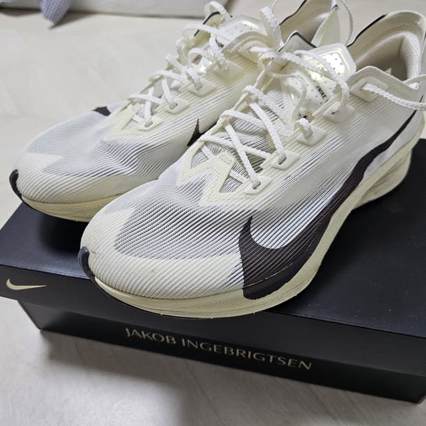 나이키 베이퍼플라이4 야코브 러닝화 265사이즈