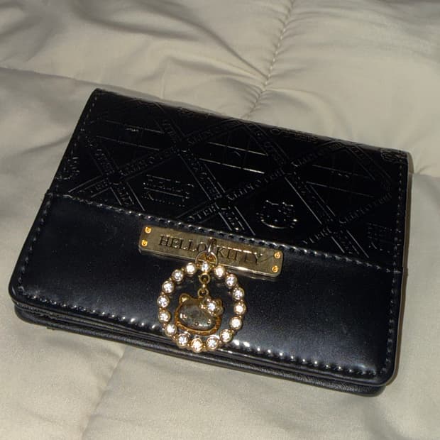 헬로키티 블랙 골드참 카드지갑