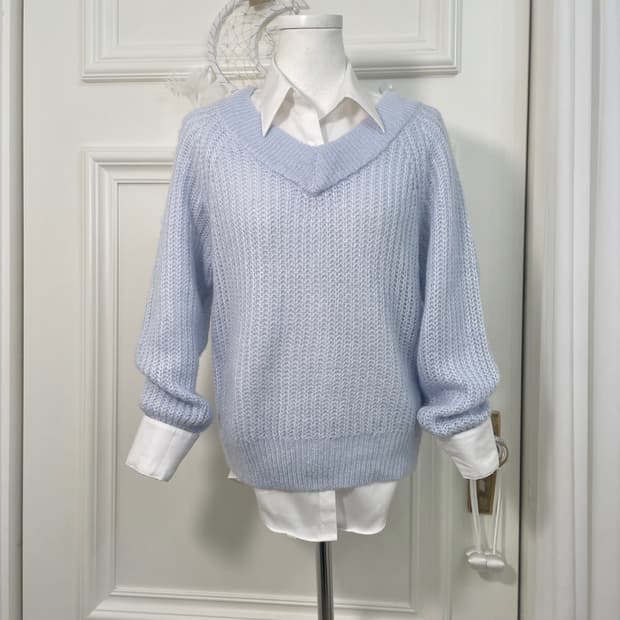 sheer blue v-neck waffle sweater&white l