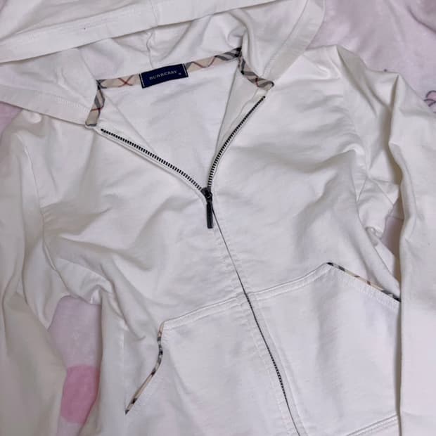 버버리 우유화이트 슬림핏 후드집업 딱붙핏 아베크롬비 홀리스터 블루라벨