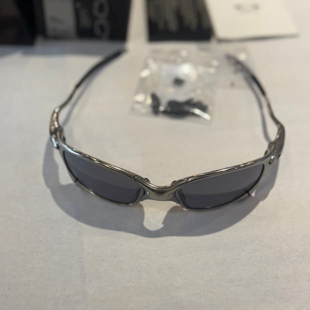 오클리 엑스메탈 줄리엣