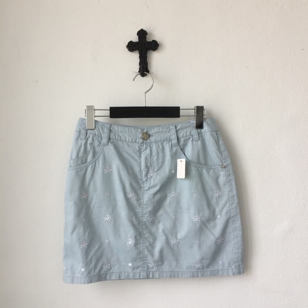 Skull pattern mini skirt