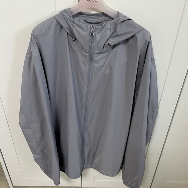 유니클로 uv protection 바람막이