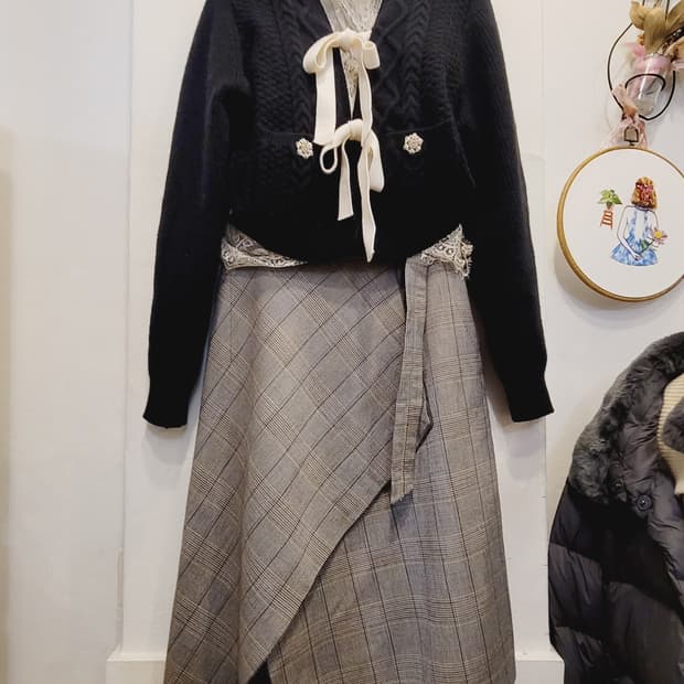 시스템 리본 케이블 가디건.보브 언발체크스커트