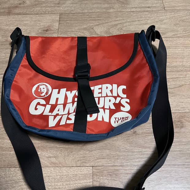 히스테릭 글래머 빈티지 크로스백