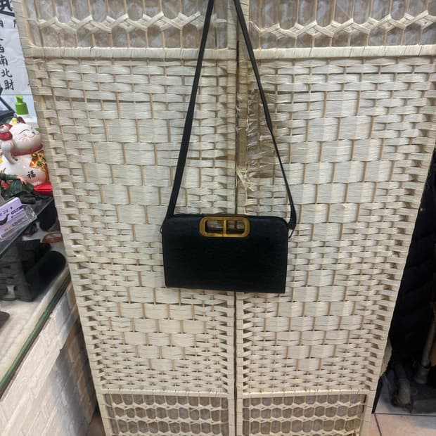 정품 디올 타조레더 빈티지 크로스백 팝니다