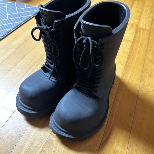 발렌시아가 스테로이드 부츠 41사이즈