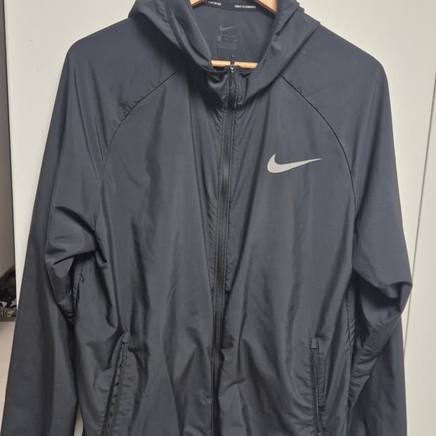 나이키 드라이핏 러닝 바람막이 XL