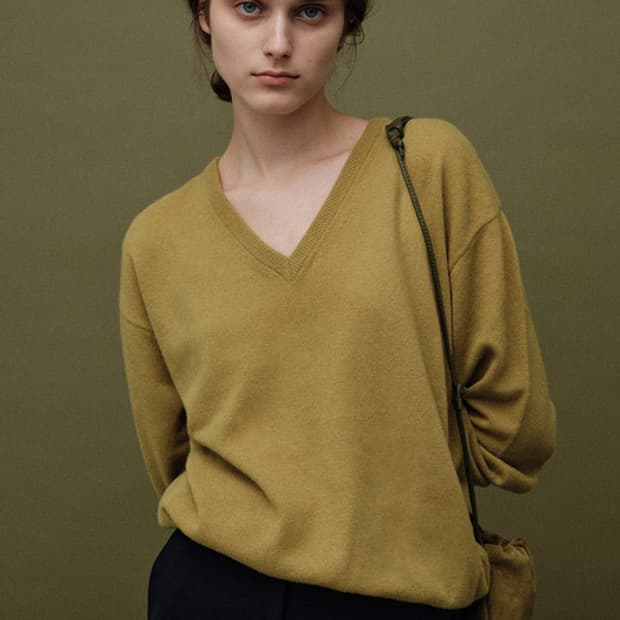 [새상품] 낫띵리튼 puno 브이넥 풀오버 올리브 프리사이즈