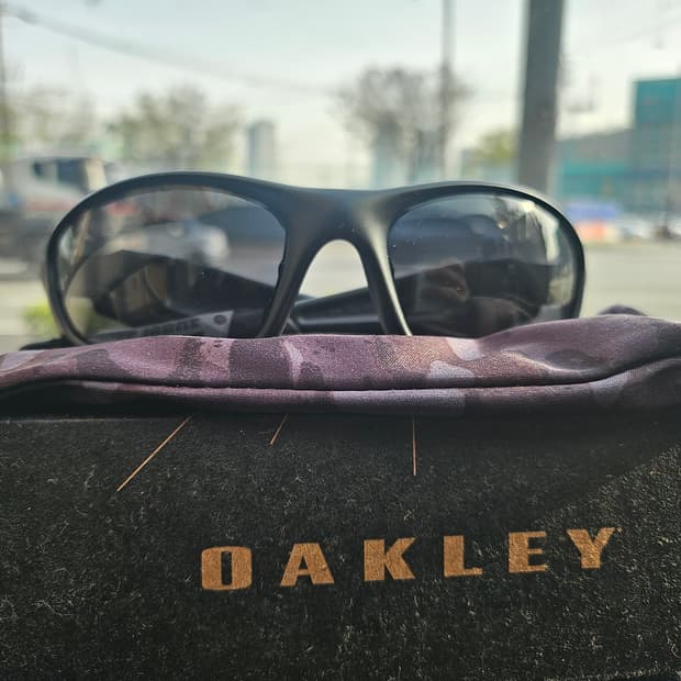 오클리 스트레이트자켓