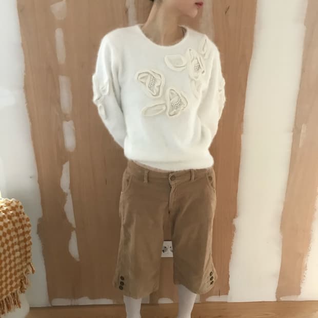 vintage pattern white knit