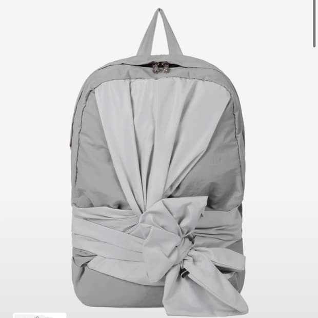 이우가마카라스 실버 백팩 