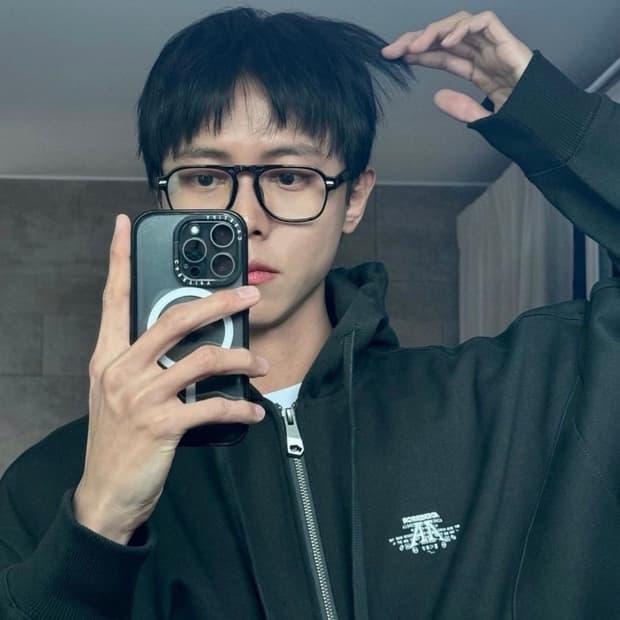 (새상품) 아더에러 놀크 로고 후드집업 카키 주우재 착용