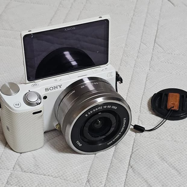 소니 NEX-5T 미러리스 카메라