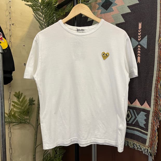 꼼데가르송 골드 하트 와펜 반팔티 #csz692