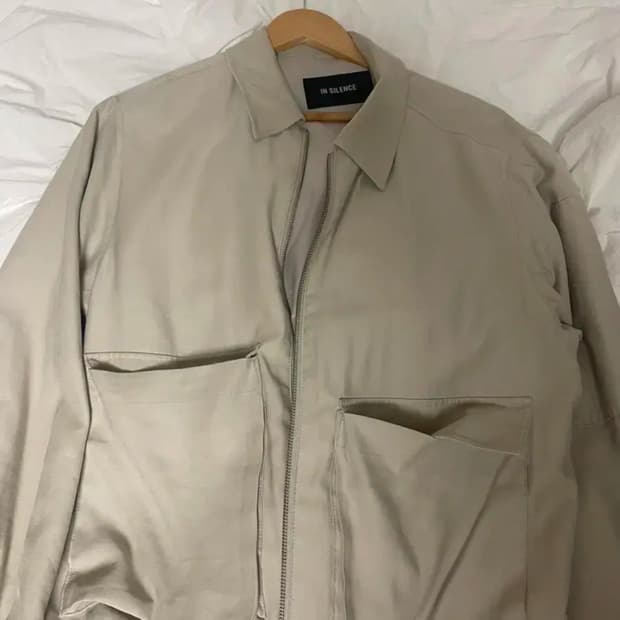 인사일런스 드레이프 플라이트 블루종