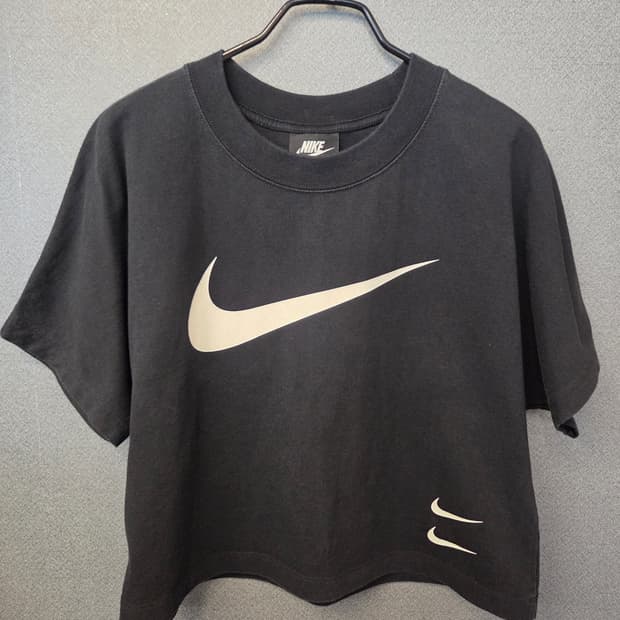 나이키 스우시 크롭반팔티