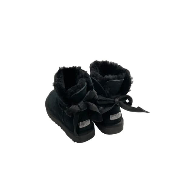 Ugg (225)