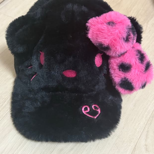 헬로키티 블랙키티 퍼 모자