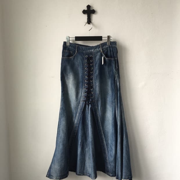 Lace up point long skirt