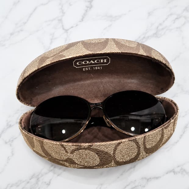 COACH 코치 큐빅 선글라스~ 짱 예뻐요~ 케이스포함 !~