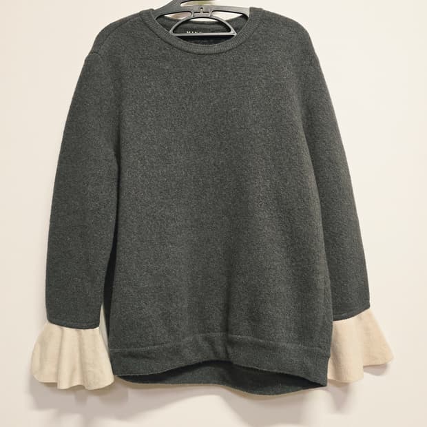 MINE 회색 소매플레어 니트 양모앙고라혼방