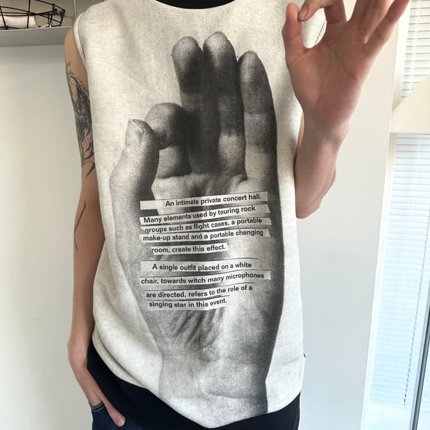 메종 마르지엘라 MM6 그래픽 슬리브리스 베스트