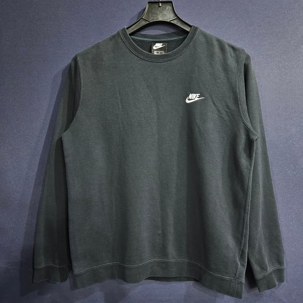 나이키 자수 블랙차콜 남성 105 맨투맨 