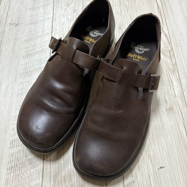 닥터마틴 패트리샤 브라운 270