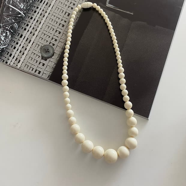 빈티지 아이보리 볼 비드 비즈 목걸이