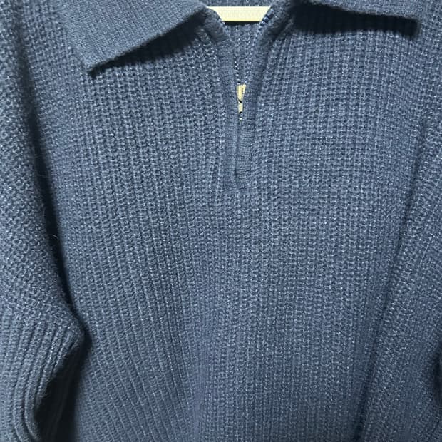 플레이그라운드 네이비 반집업 니트