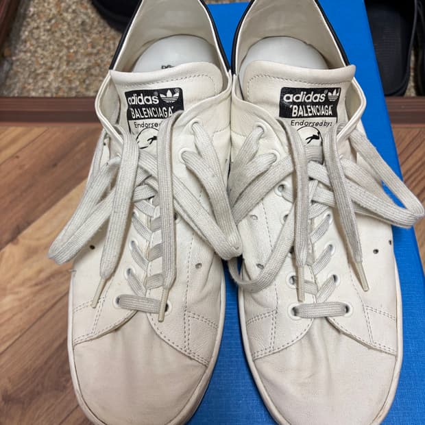 발렌시아가 아디다스 스탠스미스 오프화이트43