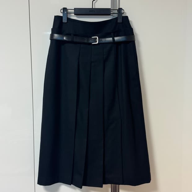 준지 블랙 벨트 플리츠스커트